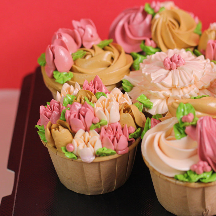 Lovely Cream Cupcake Bouquet 7 pieces