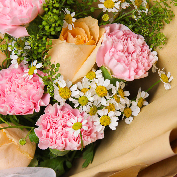 Honey Fresh Flower Bouquet - Cake Together - Online Flower Delivery