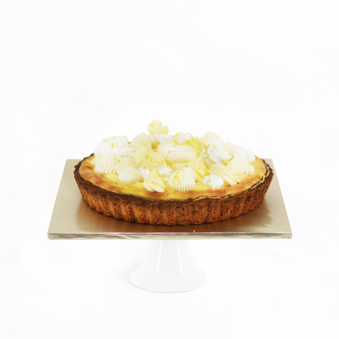 Lemon mascarpone cheesecake in a pie shell