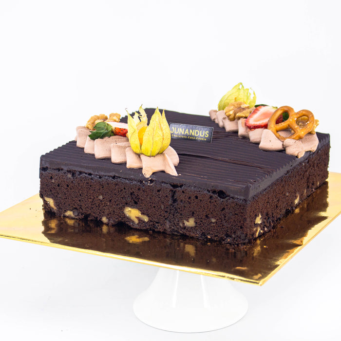 Decorated Chocolate Brownie – A Cake Creation