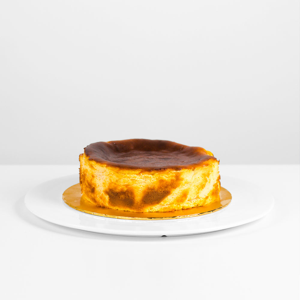 Cheesecake infused with mango puree