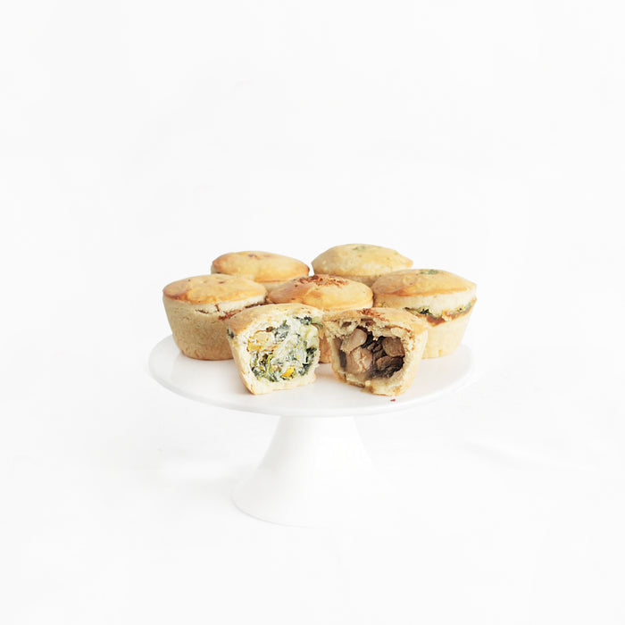 18 pieces of canapies, consisting of chicken mushroom, pulled lamb and creamy spinach