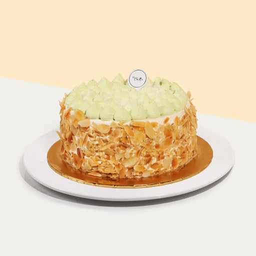 Vanilla sponge cake with durian cream