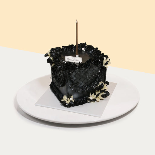 Black cube vintage design buttercream cake