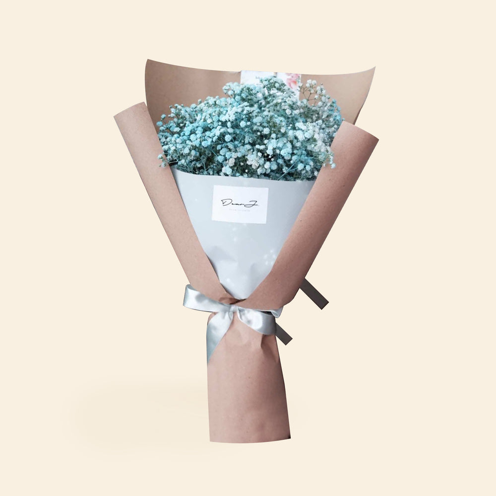 Bouquet with Tiffany Blue baby breath flowers