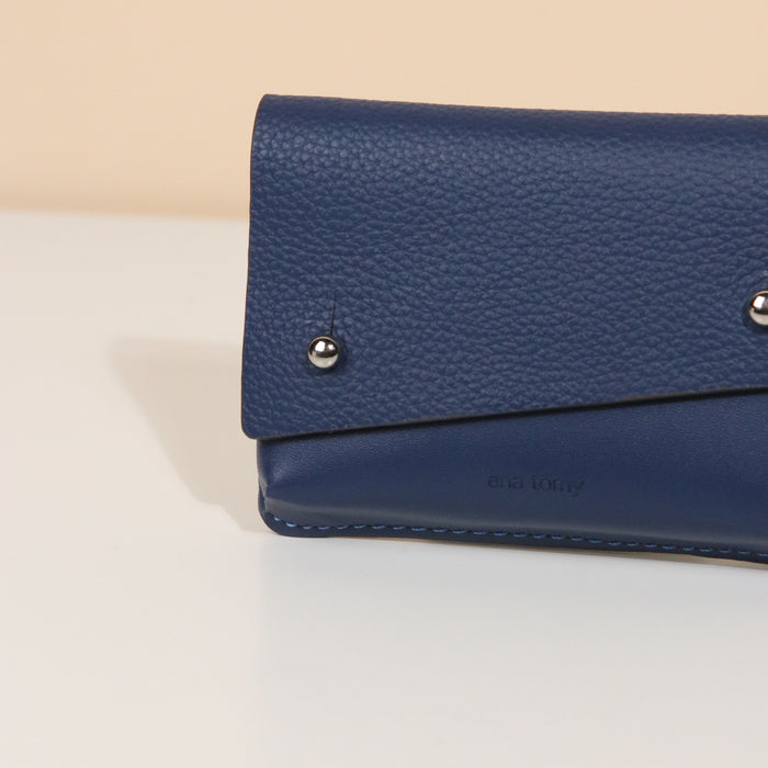 ana tomy Leather Card Case in Navy