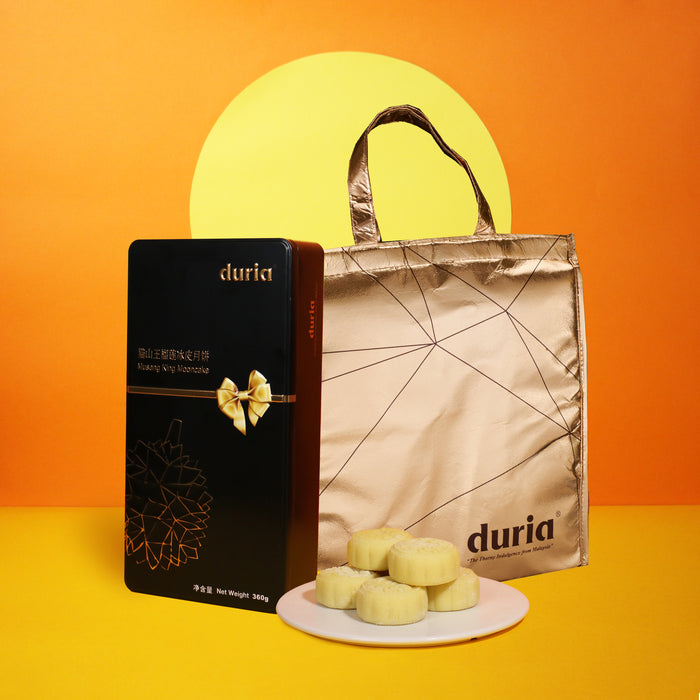 Duria Musang King Snowy Skin mooncakes with cooler bag
